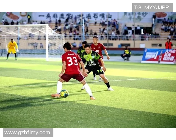 当绿茵场遇上歌声闪耀双重舞台的足球巨星传奇 当绿茵场遇上歌声闪耀双重舞台的足球巨星传奇